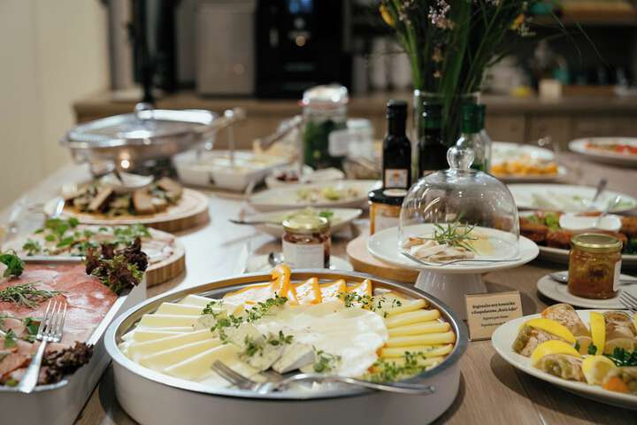Dining 59 of 92