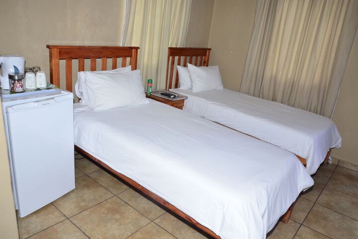 Room 3 of 40