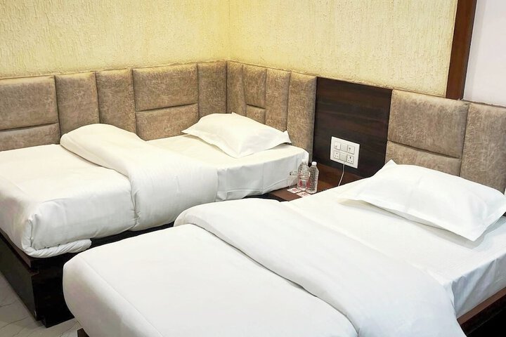 Room 9 of 19
