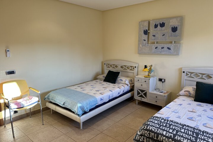 Room 33 of 165