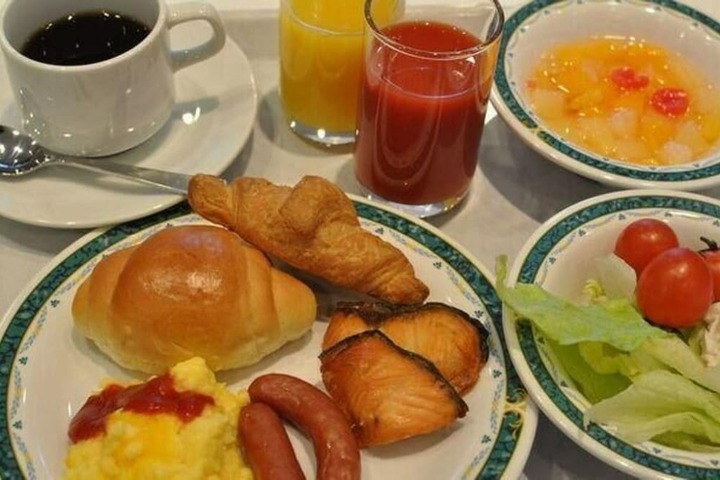 Breakfast/Coffee Service 23 of 32