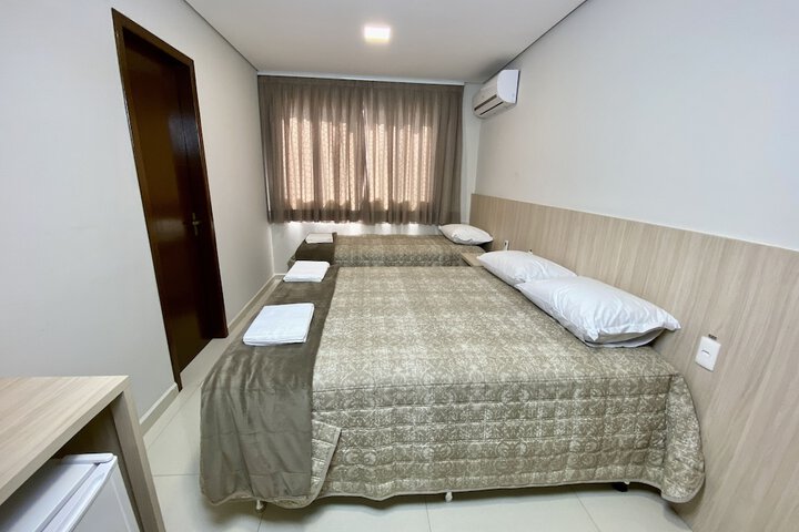Room 32 of 84