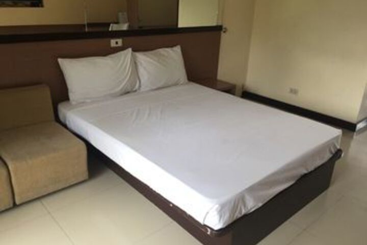 Room 12 of 24