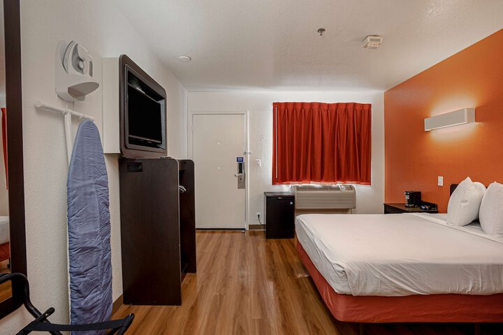 Double Bed Accessible (1 of 11)