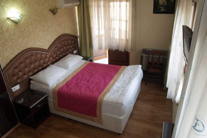 Room 7 of 31
