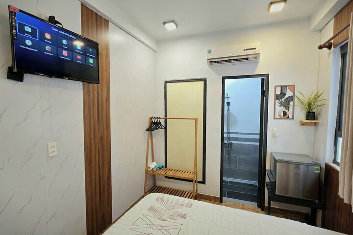 Room 8 of 38