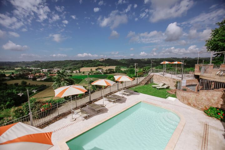 Pool Hotel