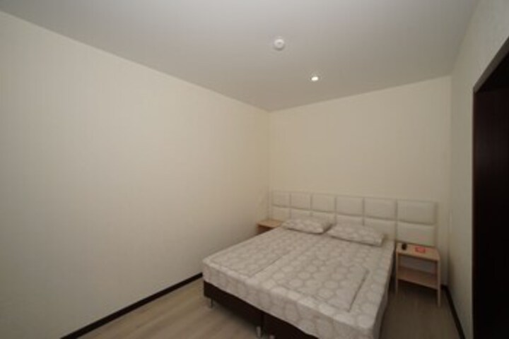 Room 9 of 23