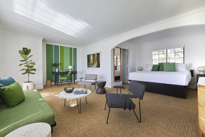 Room 4 of 11