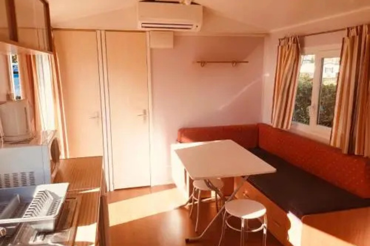Room 2 of 6