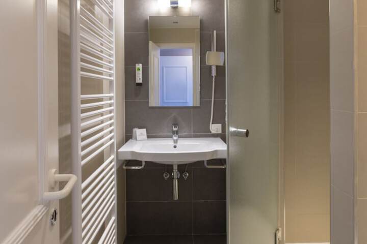 Room 30 of 56