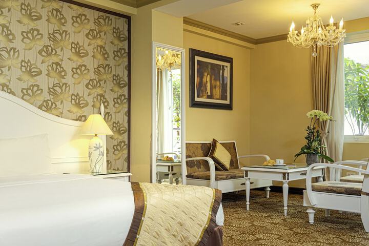 Room 14 of 60
