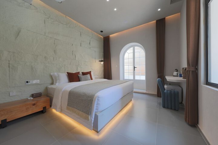 Room 51 of 150