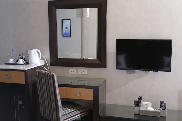 Room 33 of 67