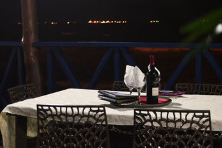 Dining 61 of 68