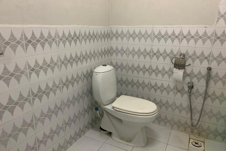 Room 13 of 28