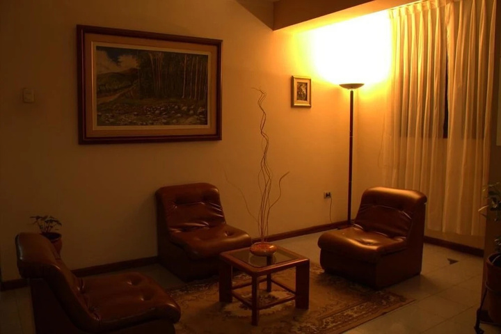 Room 13 of 28