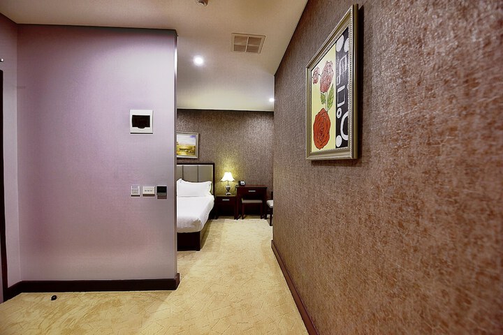 Room 11 of 47