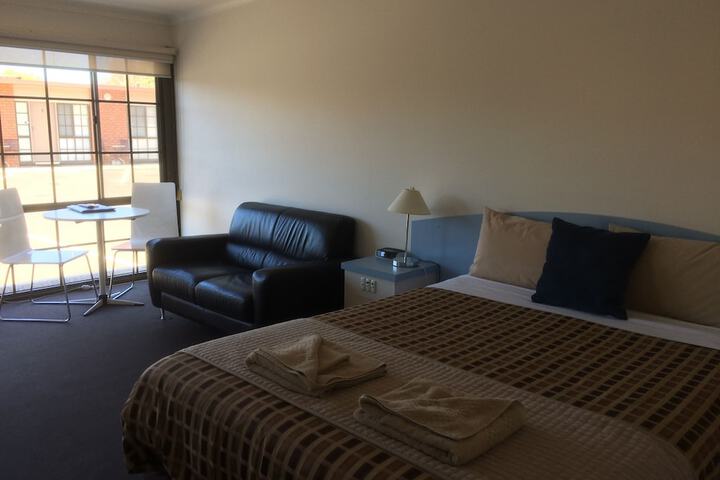 Room 2 of 64