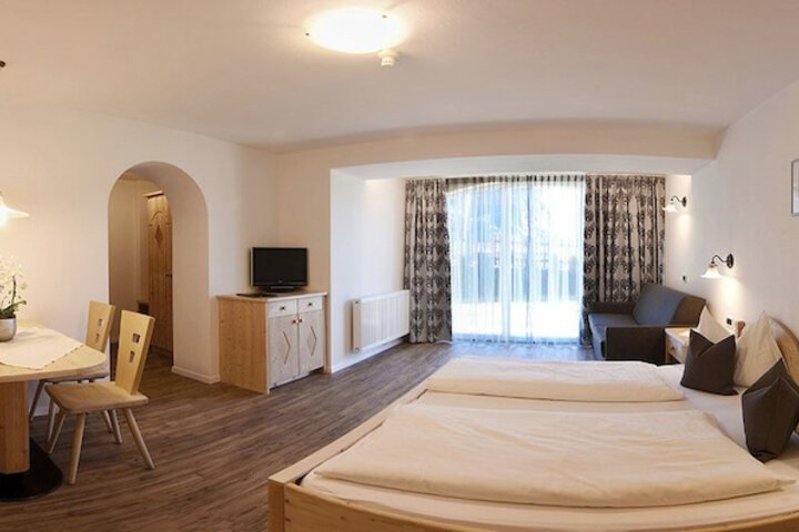 Room 9 of 41