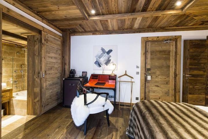 Room 3 of 23
