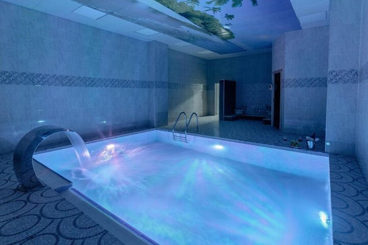Pool 22 of 52