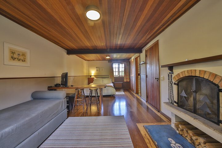 Room 7 of 32