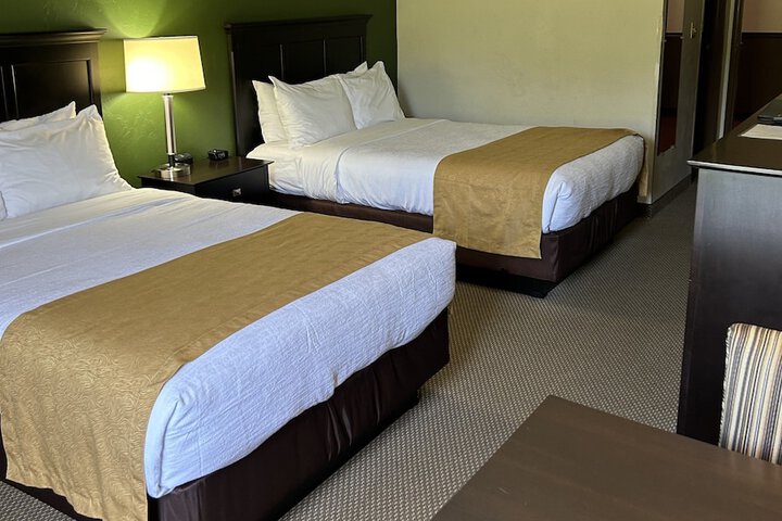 Room 9 of 38