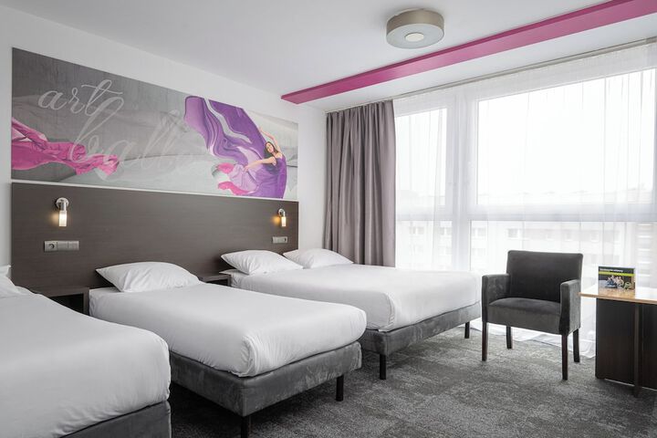 Room 40 of 139