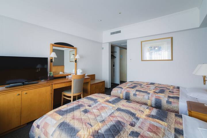 Room 6 of 39