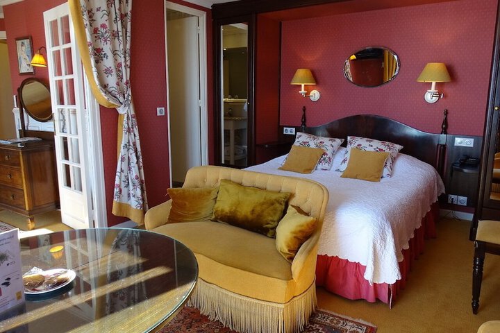 Room 22 of 38