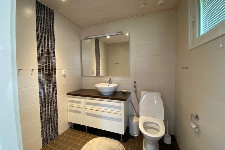 Room 100 of 185