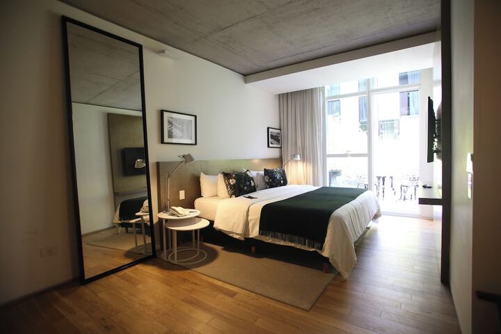 Room 47 of 136