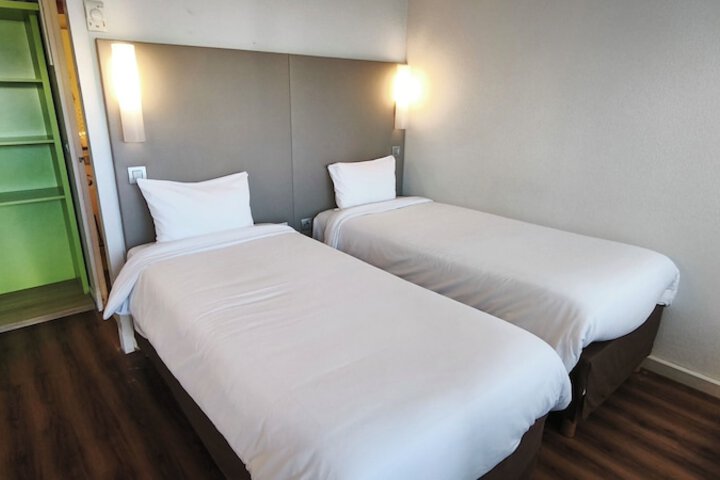 Room 14 of 61