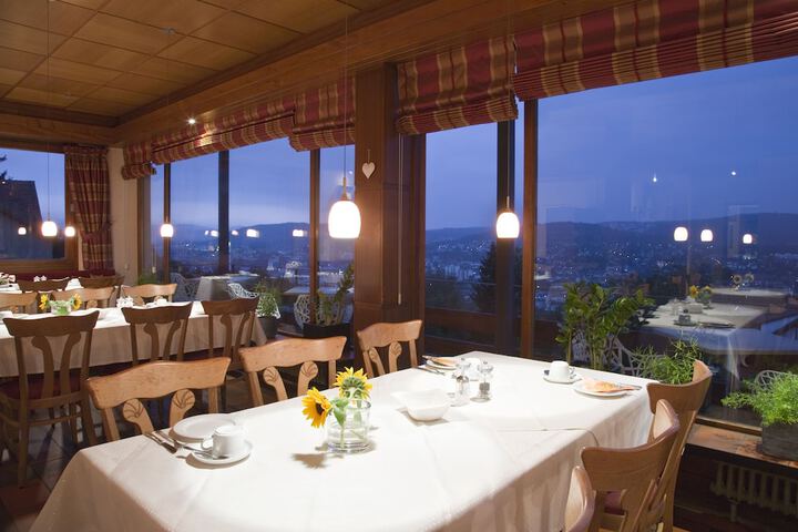 Dining 39 of 61