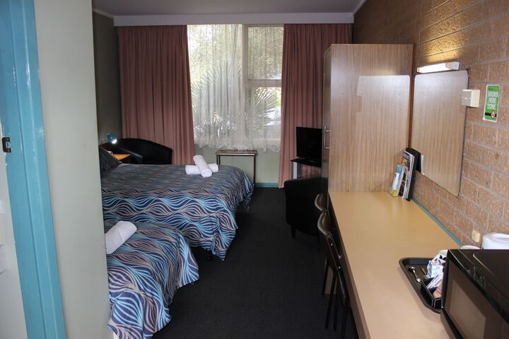 Room 4 of 39
