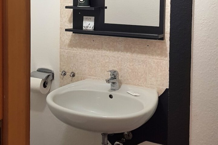 Room 326 of 442
