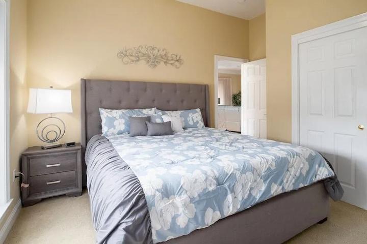 Room 4 of 22