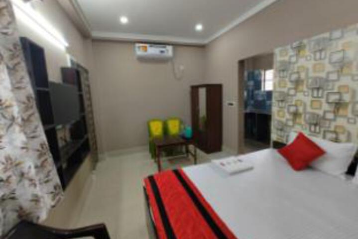 Room 7 of 8