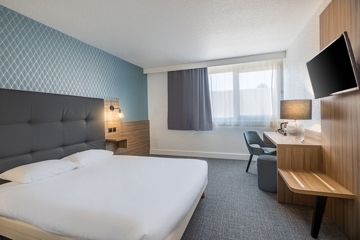 Room 9 of 44