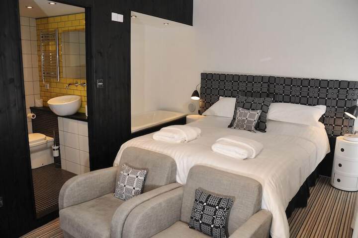 Room 19 of 25
