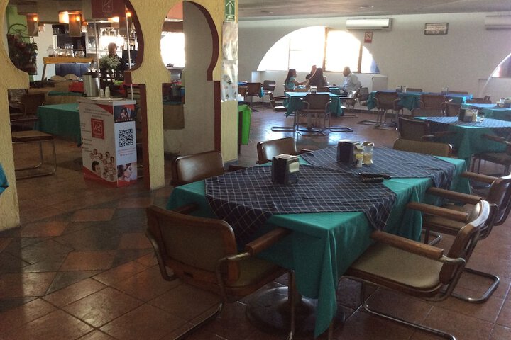 Dining 21 of 28