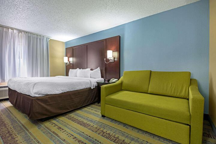 1 King Bed (15 of 50)