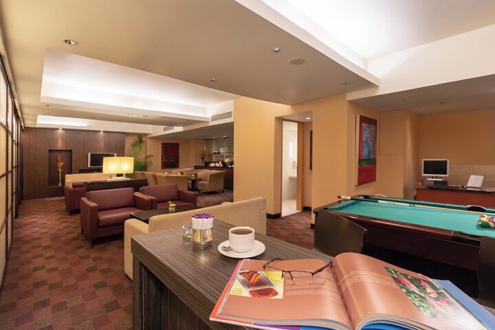 Lounge 82 of 130