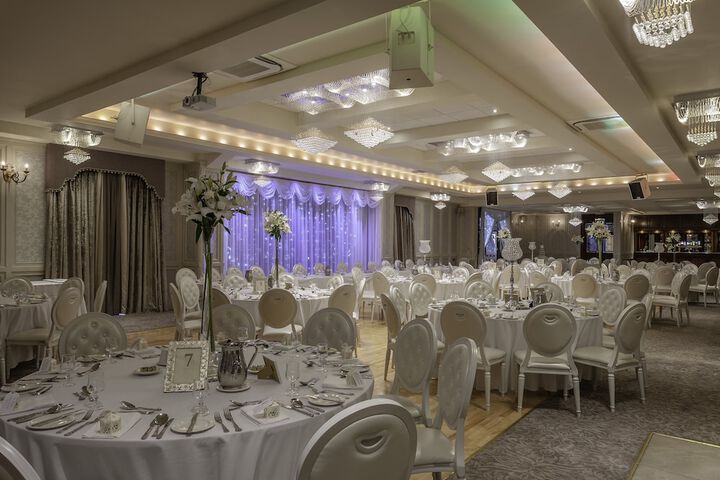 Ballroom/Hall 39 of 52