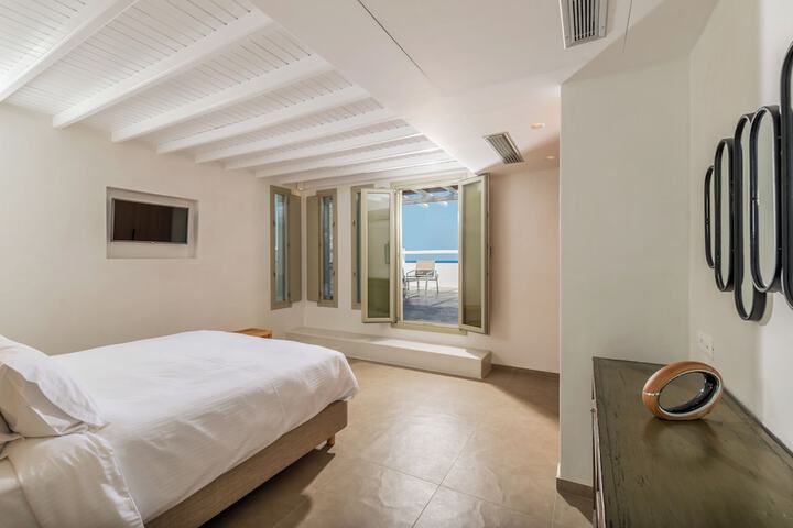 Room 25 of 186