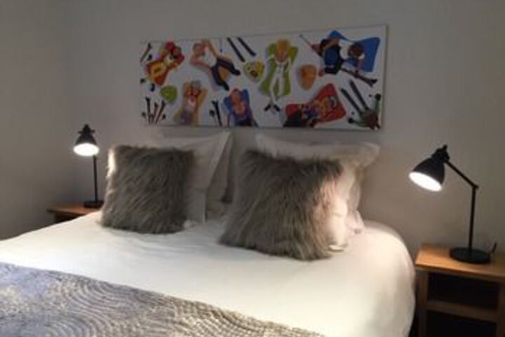 Room 11 of 35