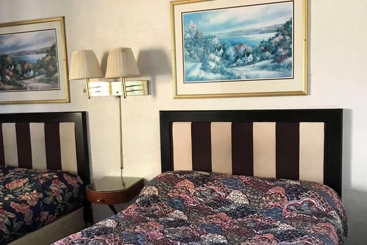 Double Accessible King Size Bed (1 of 7)