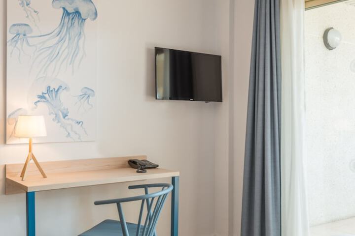 Room 43 of 90