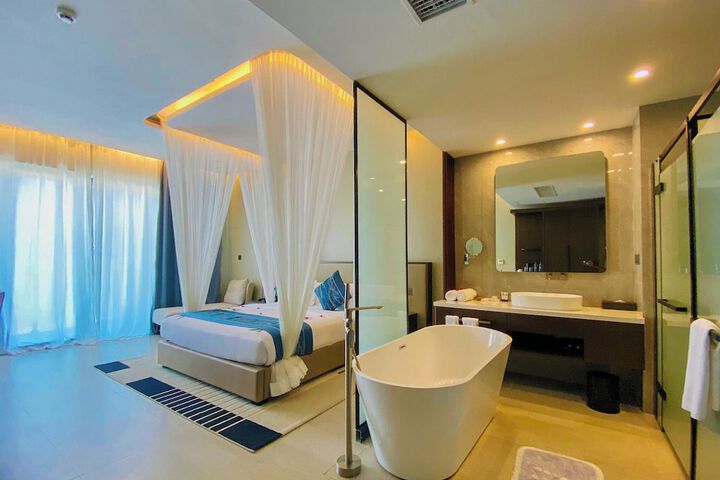 Room 48 of 120